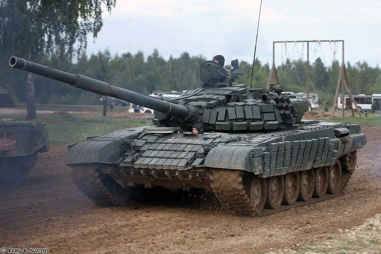 Et billede, der indeholder tank, Kampvogn, våben, udendørsAutomatisk genereret beskrivelse
