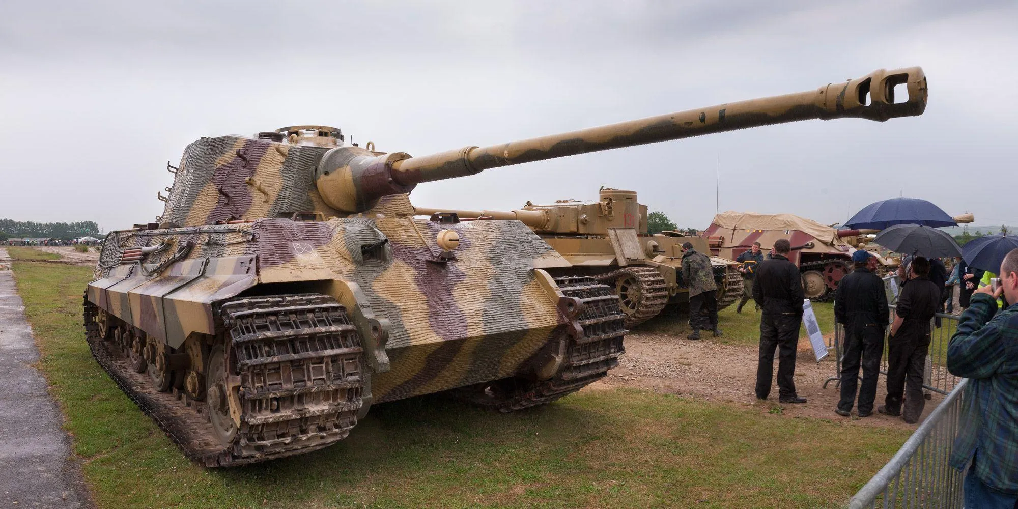Et billede, der indeholder transport, udendørs, tank, KampvognAutomatisk genereret beskrivelse